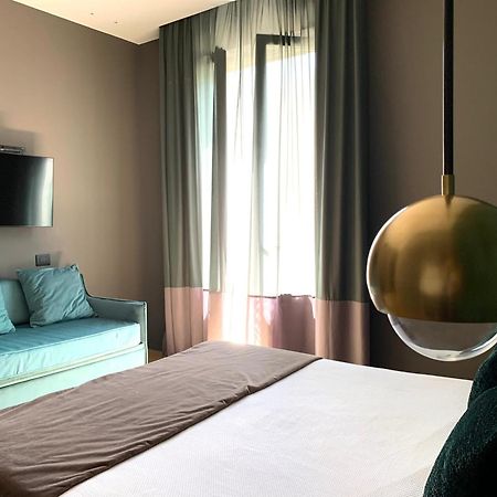 Re Sale Boutique Hotel ตราปานี ภายนอก รูปภาพ