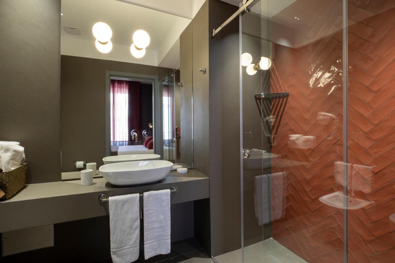 Re Sale Boutique Hotel ตราปานี ภายนอก รูปภาพ