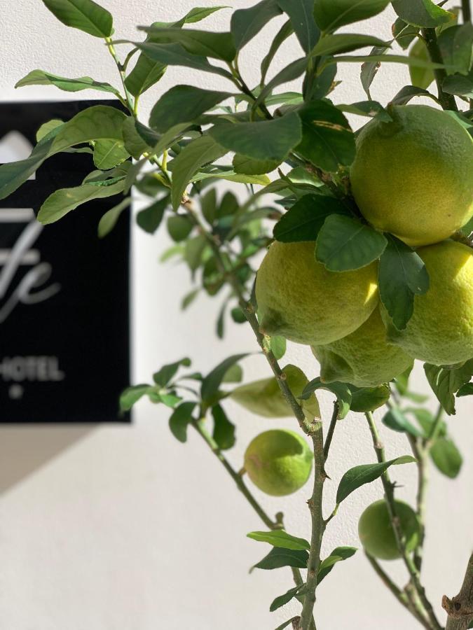 Re Sale Boutique Hotel ตราปานี ภายนอก รูปภาพ